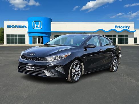 Used 2024 Kia Forte LXS image 1