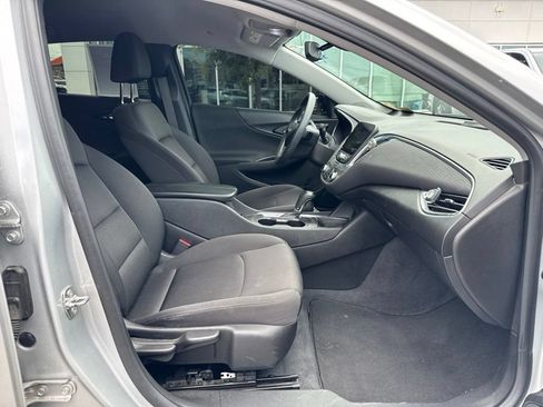 Used 2019 Chevrolet Malibu LT FWD image 15