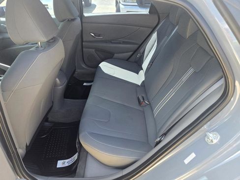 Used 2021 Hyundai Elantra SEL FWD image 13