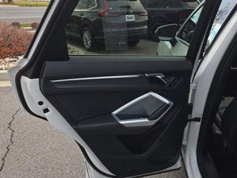 Used 2021 Audi Q3 2.0T Premium w/ Convenience Package image 17