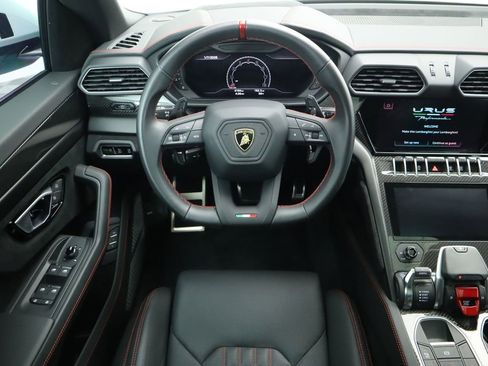 Used 2023 Lamborghini Urus Performante image 10