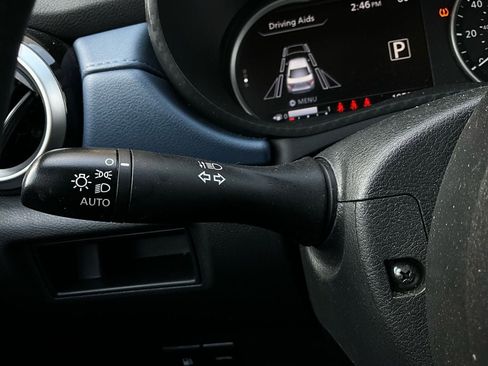 Used 2025 Nissan Versa SV w/ Trunk Package image 31