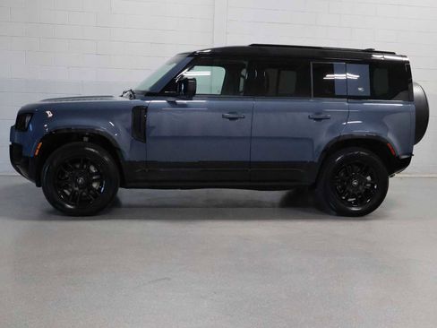 Used 2024 Land Rover Defender 110 X-Dynamic SE AWD/4WD image 2
