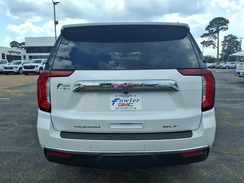 Used 2021 GMC Yukon SLT w/ SLT Premium Package RWD image 4