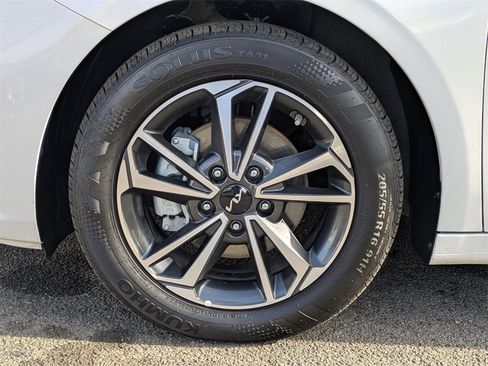 Used 2024 Kia Forte LXS image 31