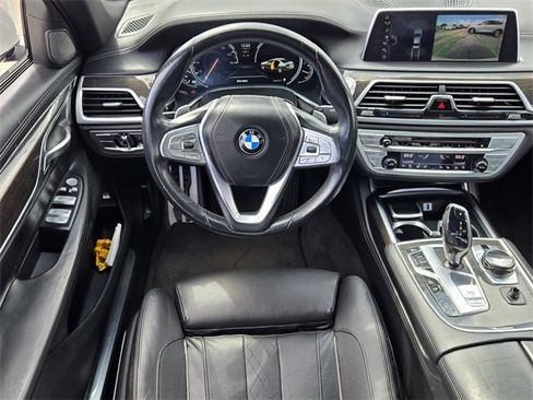 Used 2016 BMW 750i xDrive image 13