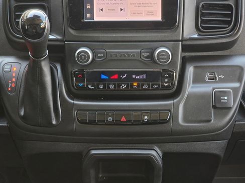 Used 2025 RAM ProMaster 2500 w/ Convenience Group image 31