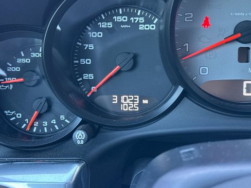 Used 2015 Porsche 911 Carrera S image 25