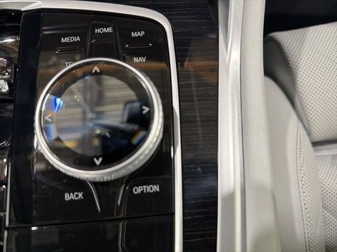 Certified 2024 BMW X6 xDrive40i w/ Executive Package image 39