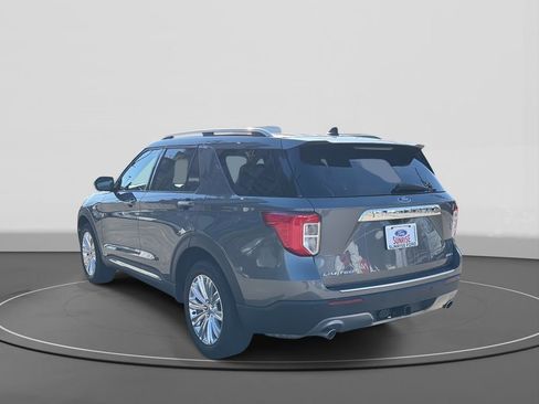 Certified 2022 Ford Explorer Limited w/ Limited Technology Package image 7