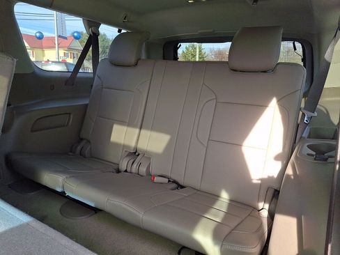 Used 2019 GMC Yukon XL SLT w/ Premium Edition image 11