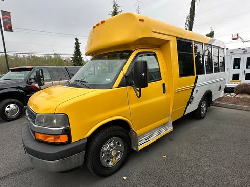 Used 2014 Chevrolet Express 3500 image 3