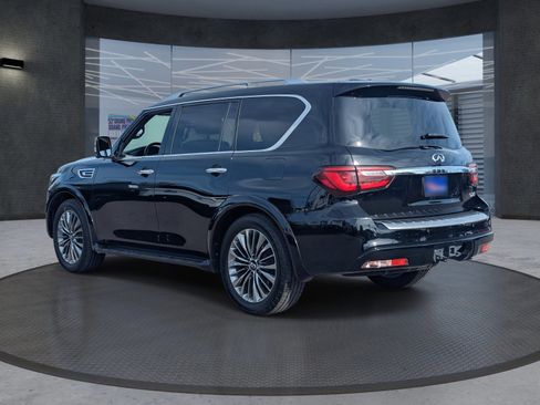 Used 2021 INFINITI QX80 Sensory w/ All-Season Package image 4