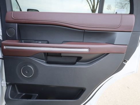 Used 2024 Ford Expedition Limited image 20