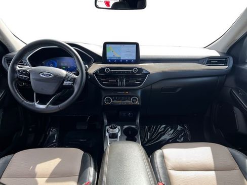 Used 2021 Ford Escape Titanium image 14