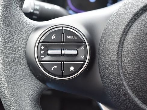 Used 2025 Kia Soul LX w/ LX Technology Package FWD image 21