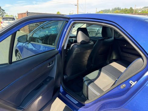 Used 2017 Toyota Corolla SE w/ Body Protection Package FWD image 11