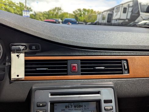 Used 2010 Volvo XC70 3.2 image 21