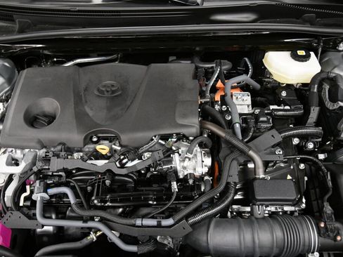 Certified 2025 Toyota Camry LE image 29