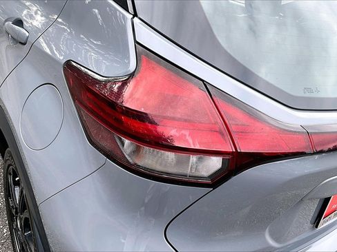 Used 2023 Nissan Kicks SR image 20