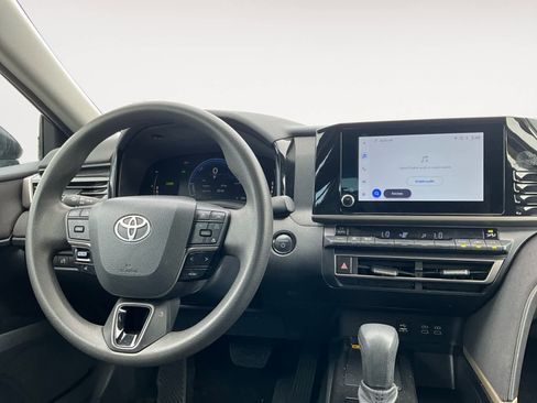 Used 2025 Toyota Camry LE image 12