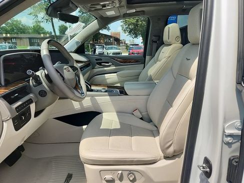 Certified 2024 Cadillac Escalade ESV Premium Luxury Platinum AWD/4WD image 13