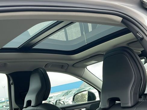 Used 2024 Volvo S60 B5 Core image 17