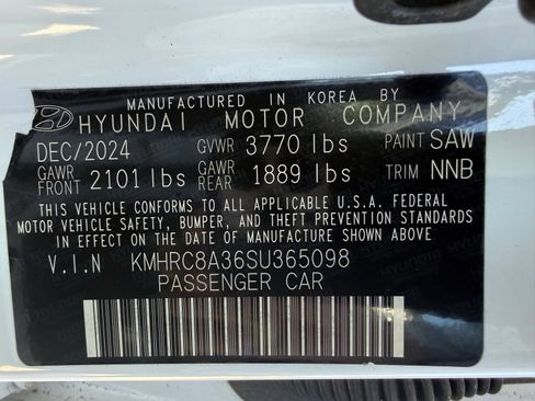 Used 2025 Hyundai Venue SEL FWD image 41