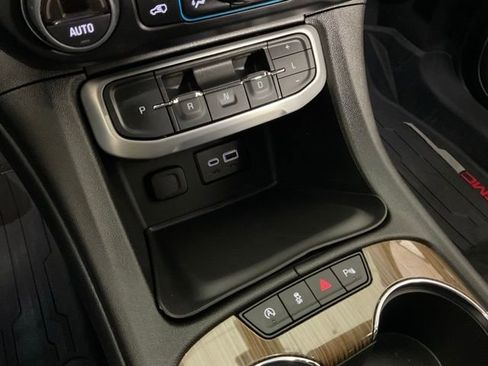 Used 2023 GMC Acadia SLE w/ Driver Convenience Package AWD/4WD image 24