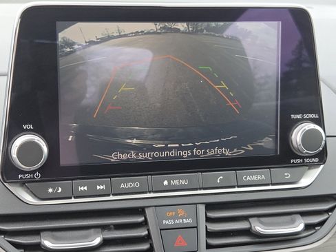 Used 2025 Nissan Altima 2.5 SV image 7