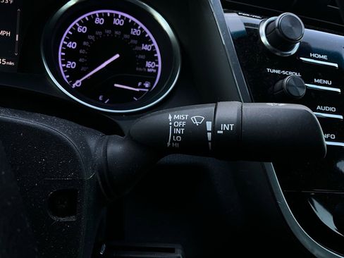 Used 2018 Toyota Camry SE image 31