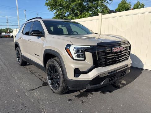 Used 2025 GMC Terrain Elevation w/ Elevation Premium Package AWD/4WD image 2