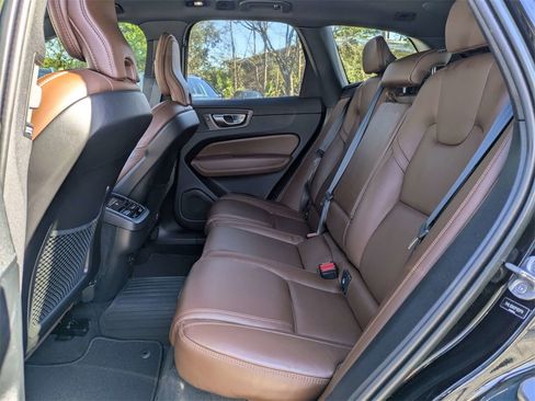 Certified 2023 Volvo XC60 B5 Ultimate w/ Protection Package Premier image 15