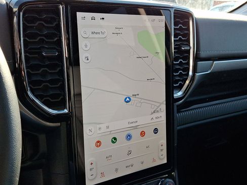 Used 2024 Ford Ranger Lariat w/ FX4 Off-Road Package image 16