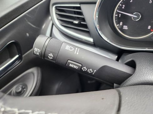 Used 2021 Buick Encore Preferred image 29