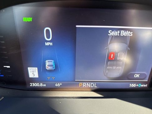 Used 2025 Ford Escape SE image 30