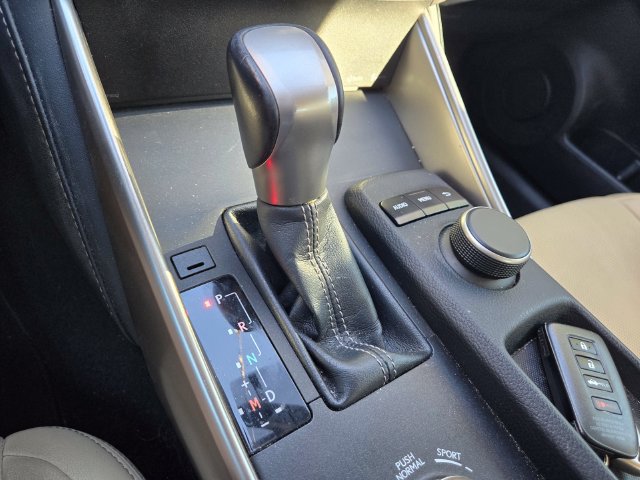 Used 2016 Lexus IS 200t RWD image 19