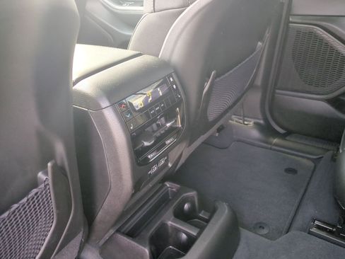 Used 2023 Jeep Grand Cherokee L Limited w/ Black Appearance Package image 22