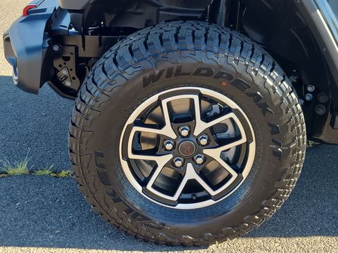 New 2026 Jeep Gladiator Rubicon AWD/4WD image 16