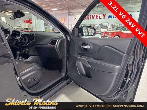 Used 2022 Jeep Cherokee Limited image 42