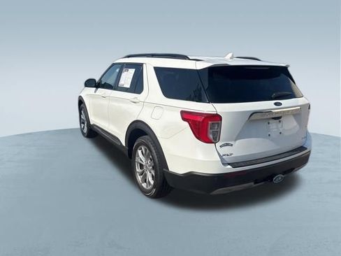 Used 2021 Ford Explorer XLT w/ Equipment Group 202A AWD/4WD image 6