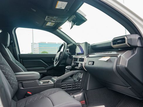 New 2025 Toyota Tacoma SR5 image 9