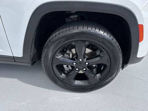 Used 2022 Jeep Grand Cherokee Altitude AWD/4WD image 60