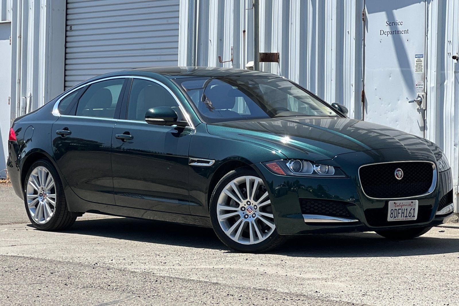 Used 2017 Jaguar XF Prestige RWD image 2