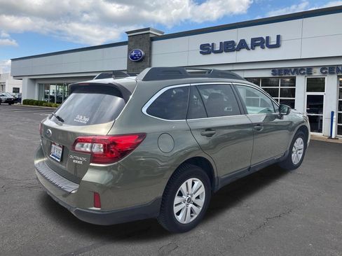 Used 2017 Subaru Outback 2.5i Premium AWD/4WD image 8