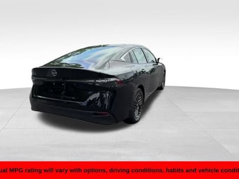 Used 2026 Nissan Sentra SV w/ Floor Mat Package FWD image 8