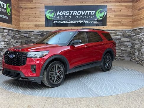 Used 2025 Ford Explorer ST-Line w/ Premium Package AWD/4WD image 5