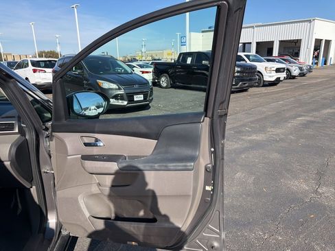 Used 2016 Honda Odyssey SE image 36