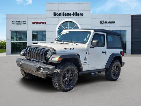 Used 2022 Jeep Wrangler Sport AWD/4WD image 3