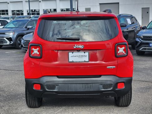 Used 2016 Jeep Renegade Latitude image 5